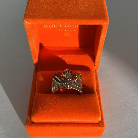 Authentic Kurt Geiger Pave Crystal Rainbow Heart Ring Eagle Head Gold Size 9 NWT - Picture 2 of 9